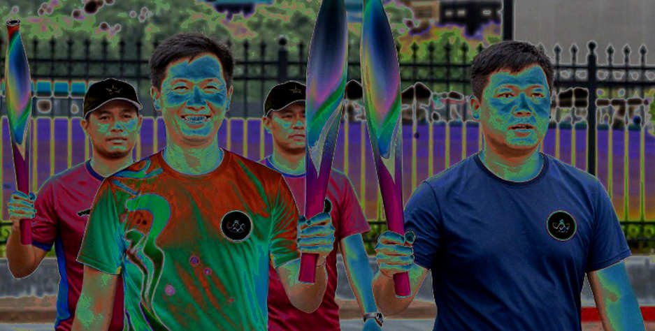 ৩৯ ও ৫১: দরগেলেস ন্যেনের ব্রেস যতটা দেখাচ্ছে, তার চেয়ে বেশি লুকিয়ে রাখছে